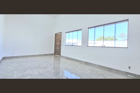 Casa à venda com 158m², 3 quartos e 2 vagasSala