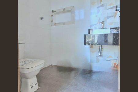 Casa à venda com 158m², 3 quartos e 2 vagasBanheiro Social 1