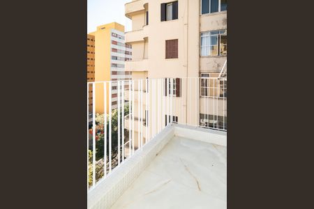 Apartamento para alugar com 176m², 3 quartos e sem vagaSacada