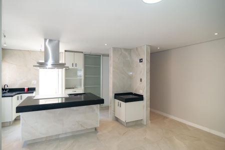 Apartamento para alugar com 176m², 3 quartos e sem vagaCozinha