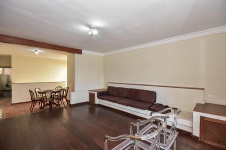 Casa à venda com 145m², 3 quartos e 2 vagasSala