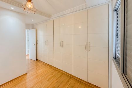 Apartamento à venda com 86m², 3 quartos e 2 vagasSuíte - Armários