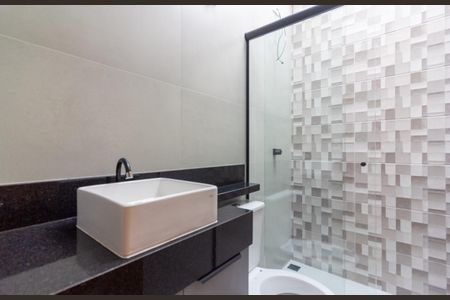 Casa para alugar com 140m², 3 quartos e 2 vagasBanheiro Social