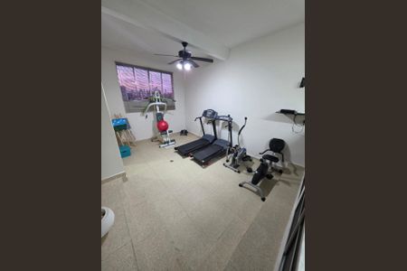 Casa à venda com 270m², 3 quartos e 4 vagasACADEMIA