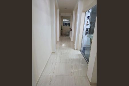Casa à venda com 270m², 3 quartos e 4 vagasCORREDOR