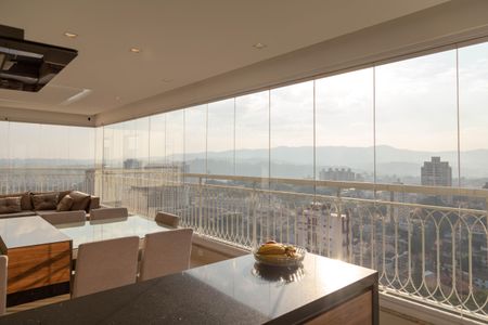 Apartamento à venda com 202m², 3 quartos e 4 vagas Apartamento à venda com 202m², 3 quartos e 4 vagasVaranda gourmet