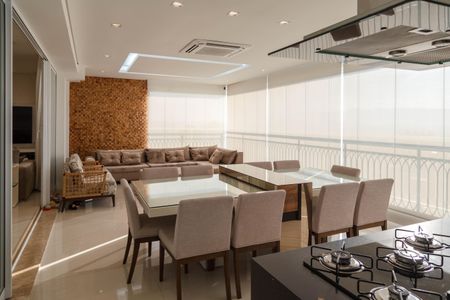 Apartamento à venda com 202m², 3 quartos e 4 vagas Apartamento à venda com 202m², 3 quartos e 4 vagasVaranda gourmet