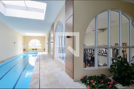 Apartamento à venda com 202m², 3 quartos e 4 vagas Apartamento à venda com 202m², 3 quartos e 4 vagasÁrea comum - Piscina