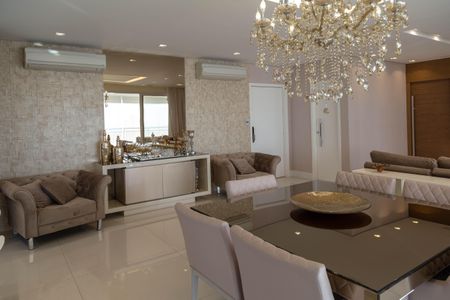 Apartamento à venda com 202m², 3 quartos e 4 vagas Apartamento à venda com 202m², 3 quartos e 4 vagasSala