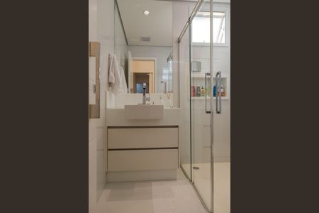 Apartamento à venda com 202m², 3 quartos e 4 vagas Apartamento à venda com 202m², 3 quartos e 4 vagasBanheiro da Suíte 3