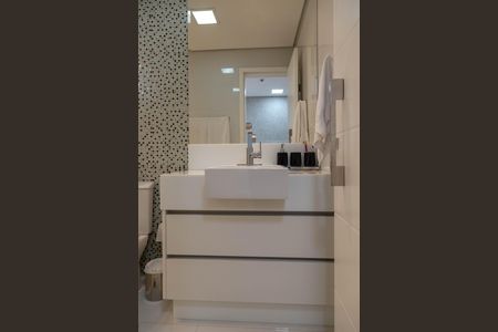 Apartamento à venda com 202m², 3 quartos e 4 vagas Apartamento à venda com 202m², 3 quartos e 4 vagasBanheiro da Suíte 1