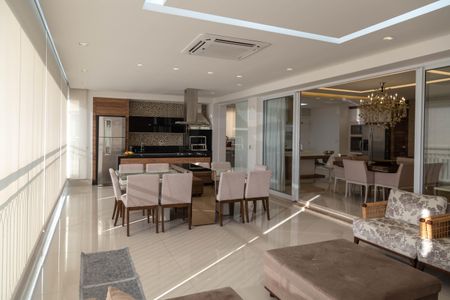 Apartamento à venda com 202m², 3 quartos e 4 vagas Apartamento à venda com 202m², 3 quartos e 4 vagasVaranda gourmet