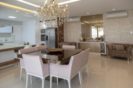 Apartamento à venda com 202m², 3 quartos e 4 vagas Apartamento à venda com 202m², 3 quartos e 4 vagasSala