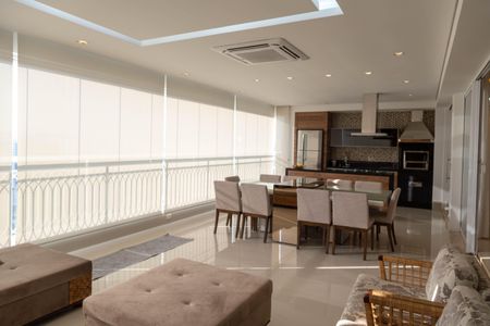 Apartamento à venda com 202m², 3 quartos e 4 vagas Apartamento à venda com 202m², 3 quartos e 4 vagasVaranda gourmet