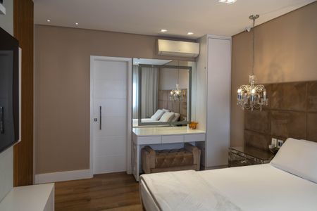 Apartamento à venda com 202m², 3 quartos e 4 vagas Apartamento à venda com 202m², 3 quartos e 4 vagasSuíte 2