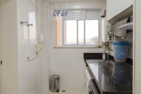 Apartamento à venda com 202m², 3 quartos e 4 vagas Apartamento à venda com 202m², 3 quartos e 4 vagasÁrea de Serviço