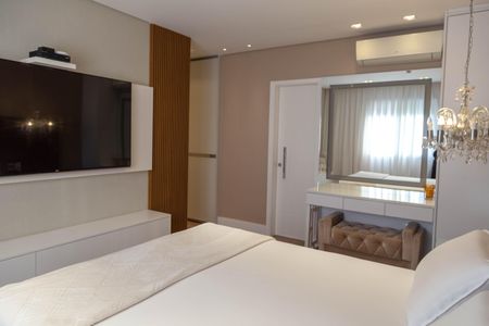 Apartamento à venda com 202m², 3 quartos e 4 vagas Apartamento à venda com 202m², 3 quartos e 4 vagasSuíte 2