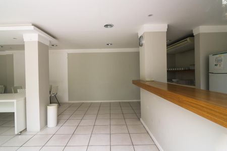 Apartamento à venda com 62m², 2 quartos e 1 vaga Apartamento à venda com 62m², 2 quartos e 1 vagaÁrea comum - Salão de festas 2