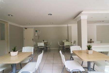 Apartamento à venda com 62m², 2 quartos e 1 vaga Apartamento à venda com 62m², 2 quartos e 1 vagaÁrea comum - Salão de festas 2