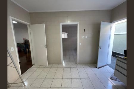 Casa para alugar com 270m², 5 quartos e 3 vagasCozinha