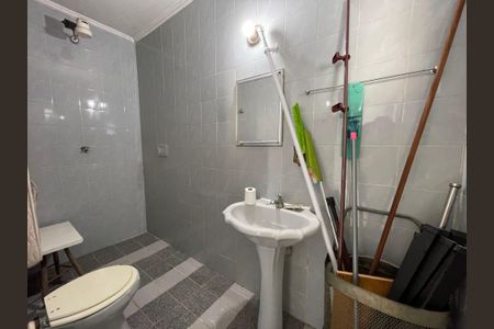 Casa para alugar com 270m², 5 quartos e 3 vagasBanheiro de Serviço