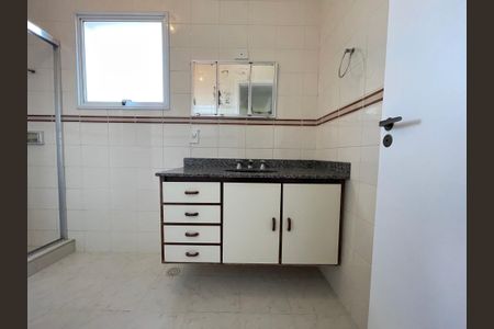 Casa para alugar com 270m², 5 quartos e 3 vagasBanheiro da Suíte 1