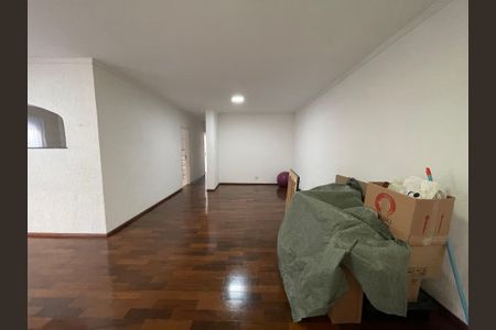 Casa para alugar com 270m², 5 quartos e 3 vagasSala