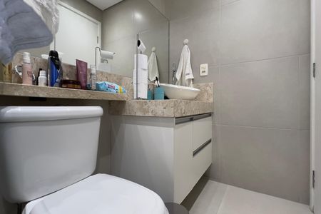 Apartamento à venda com 83m², 3 quartos e 2 vagasBanheiro da Suíte