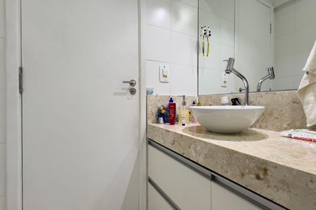 Apartamento à venda com 83m², 3 quartos e 2 vagasBanheiro