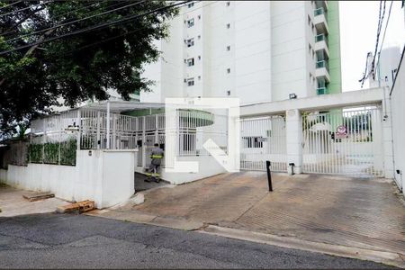 Apartamento à venda com 83m², 3 quartos e 2 vagasFachada e portaria