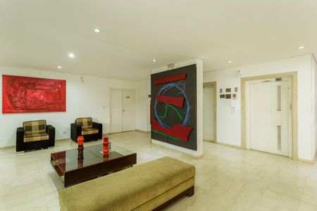 Apartamento à venda com 84m², 2 quartos e 2 vagas Apartamento à venda com 84m², 2 quartos e 2 vagasHall social