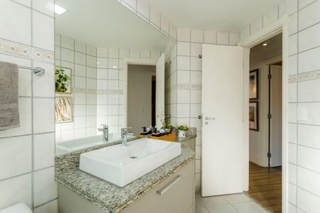 Apartamento à venda com 84m², 2 quartos e 2 vagas Apartamento à venda com 84m², 2 quartos e 2 vagasBanheiro Social