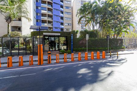 Apartamento à venda com 84m², 2 quartos e 2 vagas Apartamento à venda com 84m², 2 quartos e 2 vagasFachada