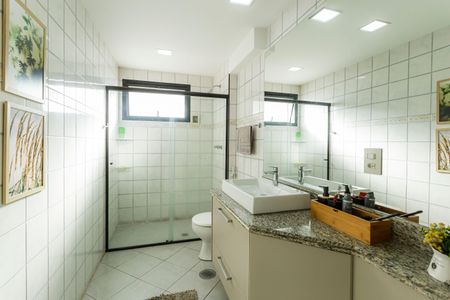 Apartamento à venda com 84m², 2 quartos e 2 vagas Apartamento à venda com 84m², 2 quartos e 2 vagasBanheiro Social