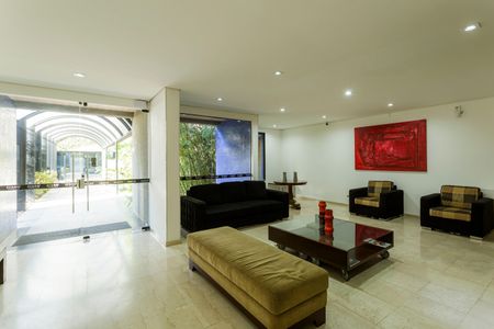 Apartamento à venda com 84m², 2 quartos e 2 vagas Apartamento à venda com 84m², 2 quartos e 2 vagasHall social