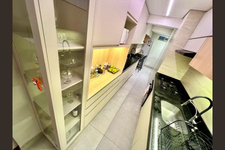 Apartamento à venda com 112m², 3 quartos e 2 vagas Apartamento à venda com 112m², 3 quartos e 2 vagasCozinha