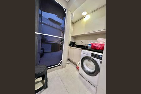 Apartamento à venda com 112m², 3 quartos e 2 vagas Apartamento à venda com 112m², 3 quartos e 2 vagasÁrea de Serviço