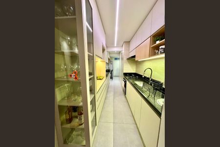 Apartamento à venda com 112m², 3 quartos e 2 vagas Apartamento à venda com 112m², 3 quartos e 2 vagasCozinha