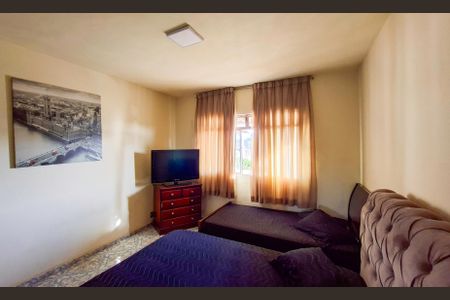 Casa à venda com 360m², 3 quartos e 1 vaga Casa à venda com 360m², 3 quartos e 1 vagaQuarto