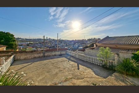 Casa à venda com 360m², 3 quartos e 1 vaga Casa à venda com 360m², 3 quartos e 1 vagaQuintal