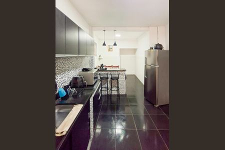 Casa à venda com 360m², 3 quartos e 1 vaga Casa à venda com 360m², 3 quartos e 1 vagaCozinha