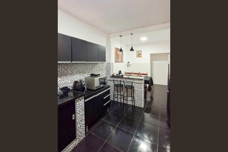 Casa à venda com 360m², 3 quartos e 1 vaga Casa à venda com 360m², 3 quartos e 1 vagaCozinha