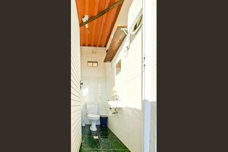 Casa à venda com 360m², 3 quartos e 1 vaga Casa à venda com 360m², 3 quartos e 1 vagaBanheiro 2