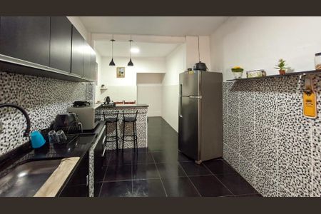 Casa à venda com 360m², 3 quartos e 1 vaga Casa à venda com 360m², 3 quartos e 1 vagaCozinha