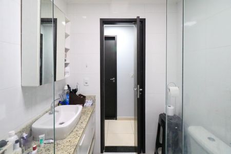 Casa para alugar com 280m², 3 quartos e 4 vagas Casa para alugar com 280m², 3 quartos e 4 vagasBanheiro da Suíte 1