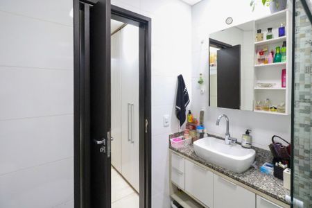 Casa para alugar com 280m², 3 quartos e 4 vagas Casa para alugar com 280m², 3 quartos e 4 vagasBanheiro da Suíte 2