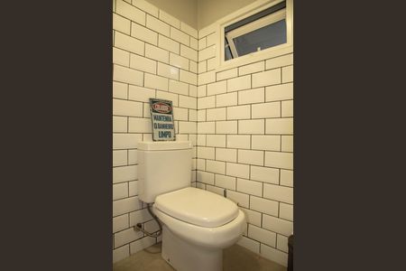 Casa à venda com 164m², 2 quartos e 2 vagasBanheiro de Serviço