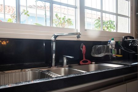 Casa à venda com 164m², 2 quartos e 2 vagasCozinha