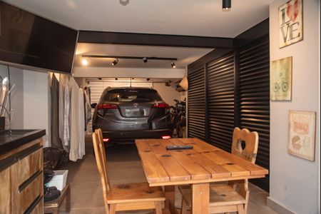 Casa à venda com 164m², 2 quartos e 2 vagasEspaço gourmet/Garagem
