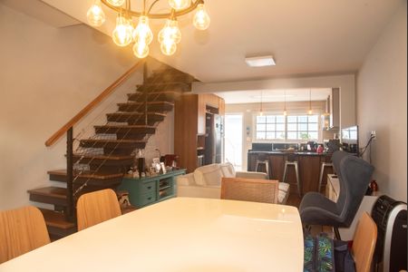 Casa à venda com 164m², 2 quartos e 2 vagasSala